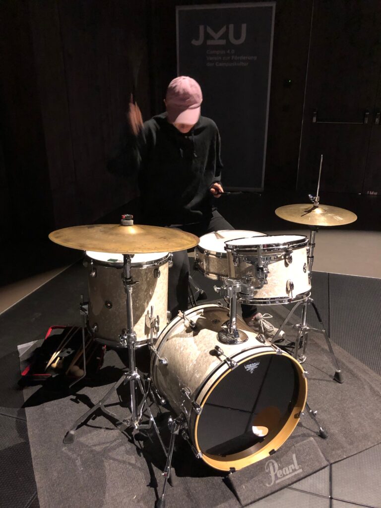Schlagzeug spielen