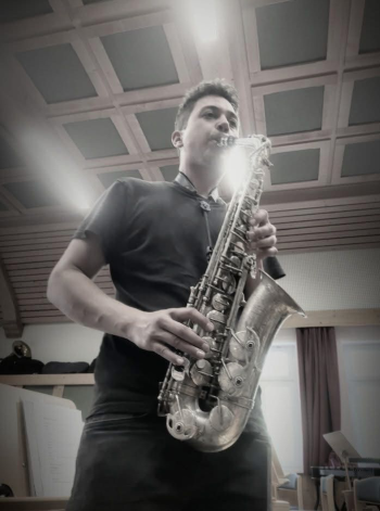 Tobias Humer – Alt-Saxophon & Effektpedale, Foto: Pepi Zizler